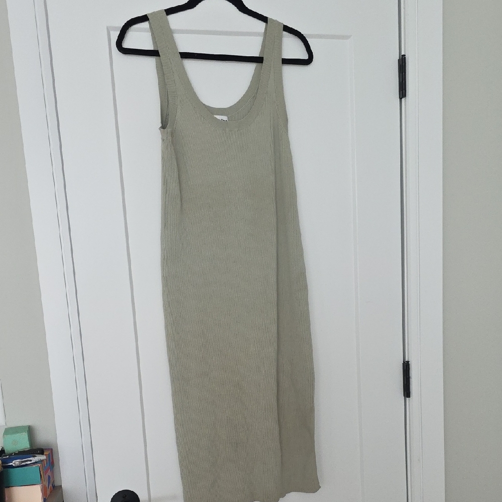 Ribbed Scoop-Neck Midi Dress in Sage